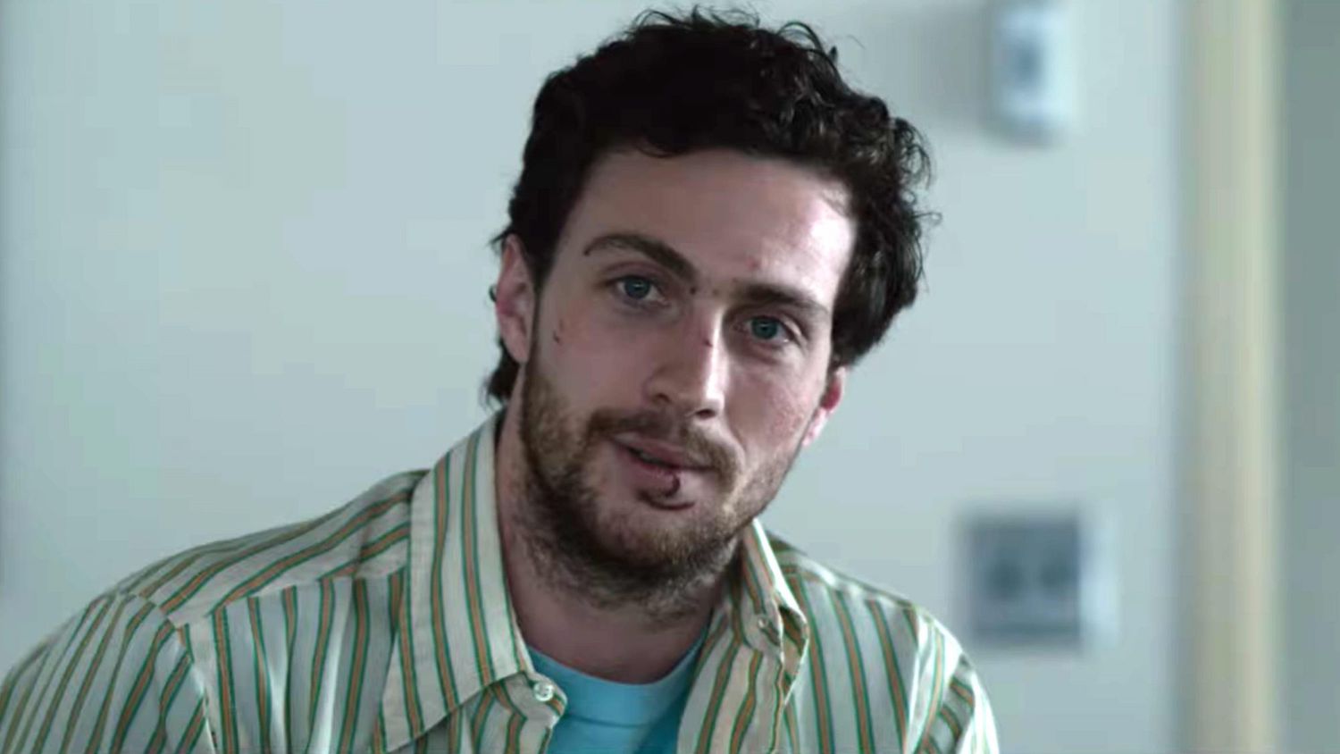 A MILLION LITTLE PIECES - Official Trailer (screen grab) Aaron Taylor-Johnson https://www.youtube.com/watch?v=zthjWwLHLHQ CR: Momentum Pictures