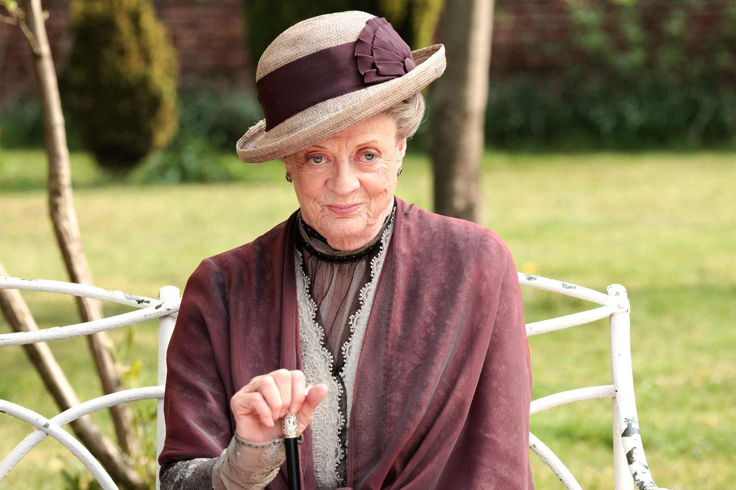 Downton Abbey Season 2 - Episode 3 January 22, 2012 at 9pm ET on PBS Shown: Dame Maggie Smith as the Dowager Countess Multiple Emmy? winner (including Best Miniseries!) Downton Abbey resumes the story of aristocrats and servants in the tumultuous World War I era. The international hit is written by Julian Fellowes and stars Dame Maggie Smith, Elizabeth McGovern, Hugh Bonneville, plus a drawing room full of new actors, portraying the loves, feuds, and sacrifices of a glittering culture thrown into crisis.
