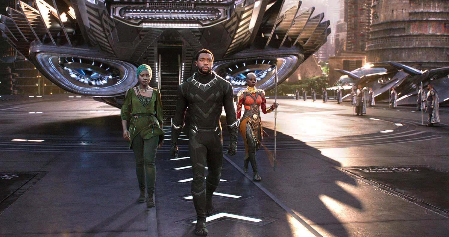 Marvel Studios' BLACK PANTHER..L to R: Nakia (Lupita Nyong'o), T'Challa/Black Panther (Chadwick Boseman) and Okoye (Danai Gurira)..Ph: Film Frame..u00A9Marvel Studios 2018