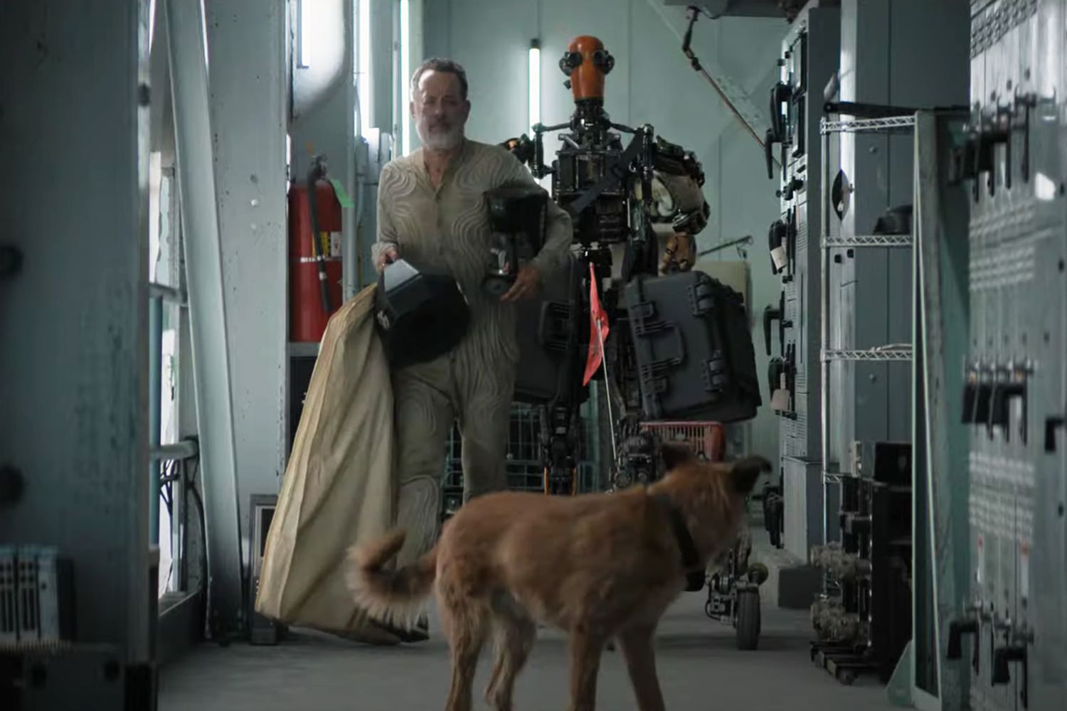 Finch trailer: Tom Hanks, a robot, and a dog go on sci-fi journey | EW.com