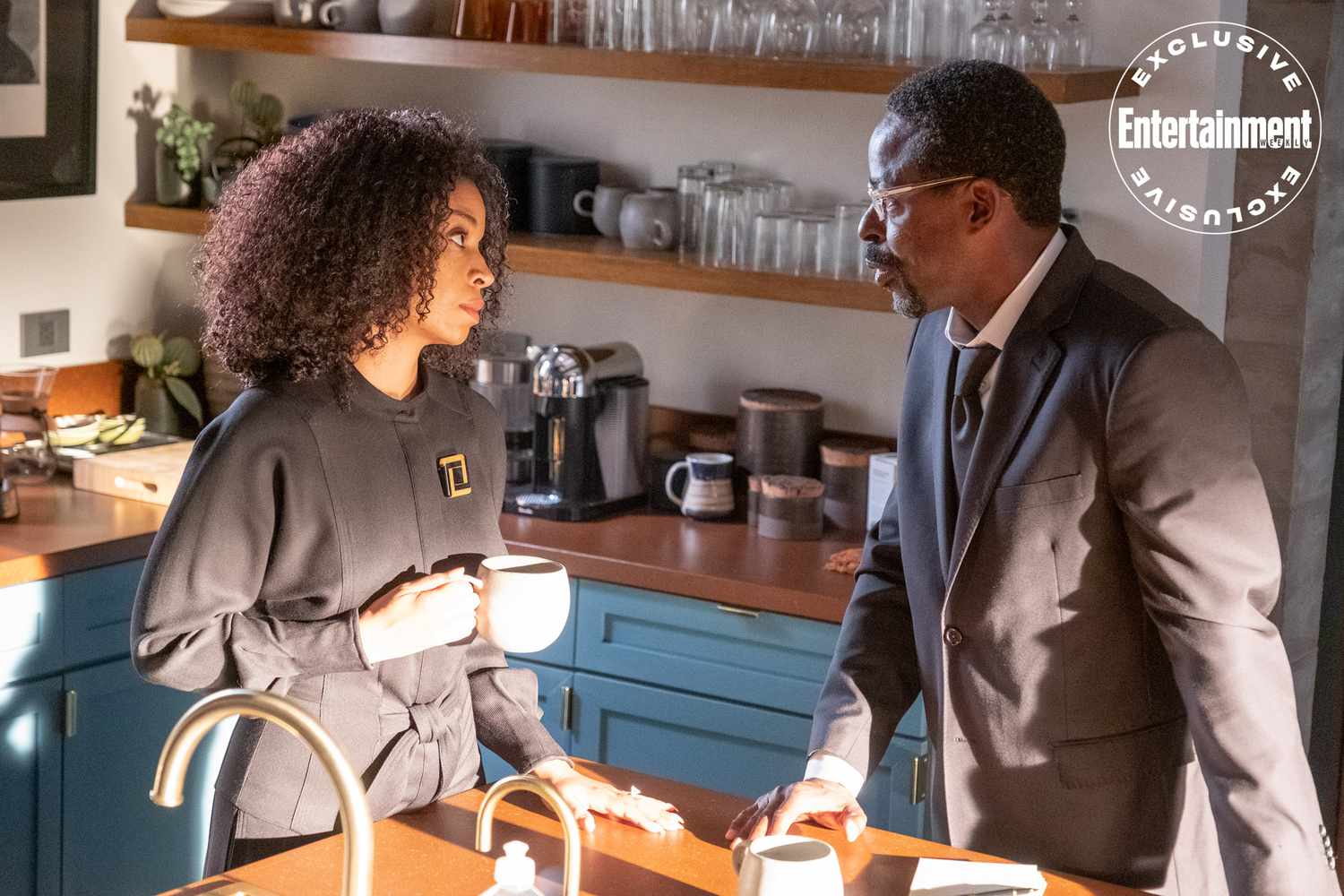 THIS IS US -- “Us” Episode 618 -- Pictured: (l-r) Susan Kelechi Watson as Beth, Sterling K. Brown as Randall -- (Photo by: Ron Batzdorff/NBC)