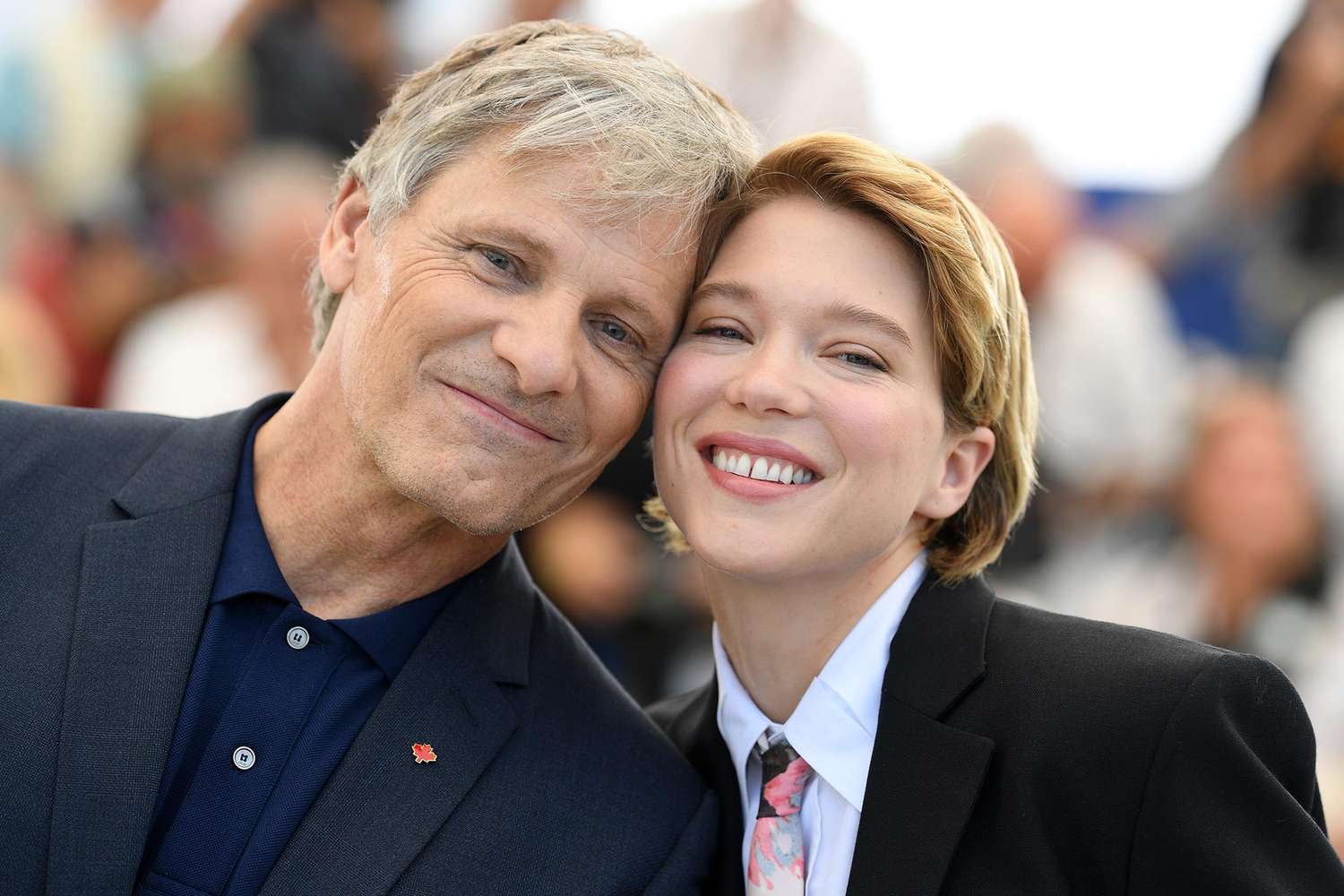 Cannes Film Festival 2022 Léa Seydoux and Viggo Mortensen attend the photocall for "Crimes Of The Future" during the 75th annual Cannes film festival at Palais des Festivals on May 24, 2022 in Cannes, France.