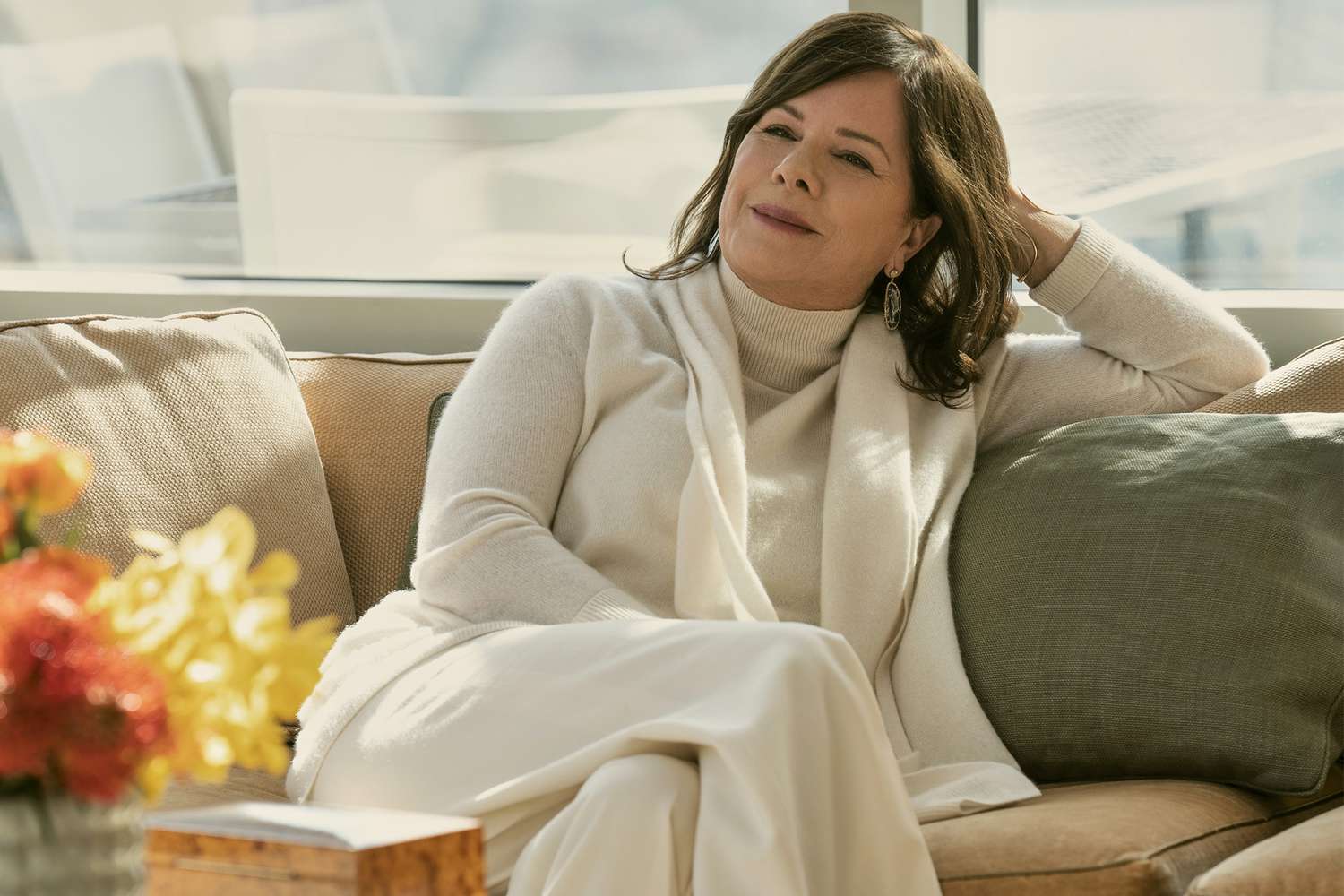 Uncoupled. Marcia Gay Harden as Claire Lewis in episode 101 of Uncoupled. Cr. Sarah Shatz/Netflix © 2022