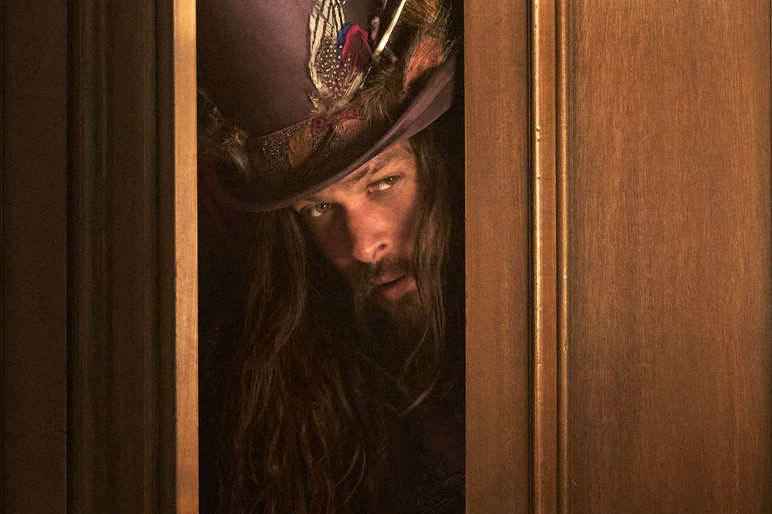 Enjoy this sneak peek behind the scenes at SLUMBERLAND, a new Netflix adventure film about an eccentric outlaw (Jason Momoa) who guides a young girl (Marlow Barkley) through a secret world of dreams and nightmares...