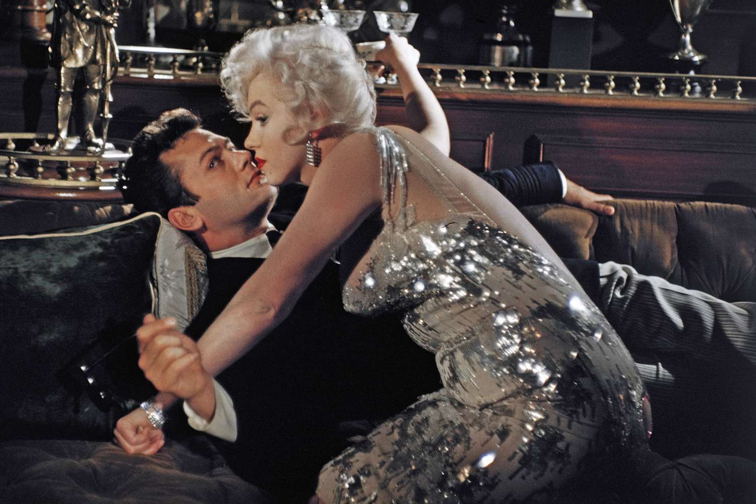 LOS ANGELES - 1958: Actors Marilyn Monroe and Tony Curtis on the set of the film &quot;Some Like it Hot&quot; in Los Angeles, California. (Photo by Richard C. Miller/Donaldson Collection/Getty Images)
