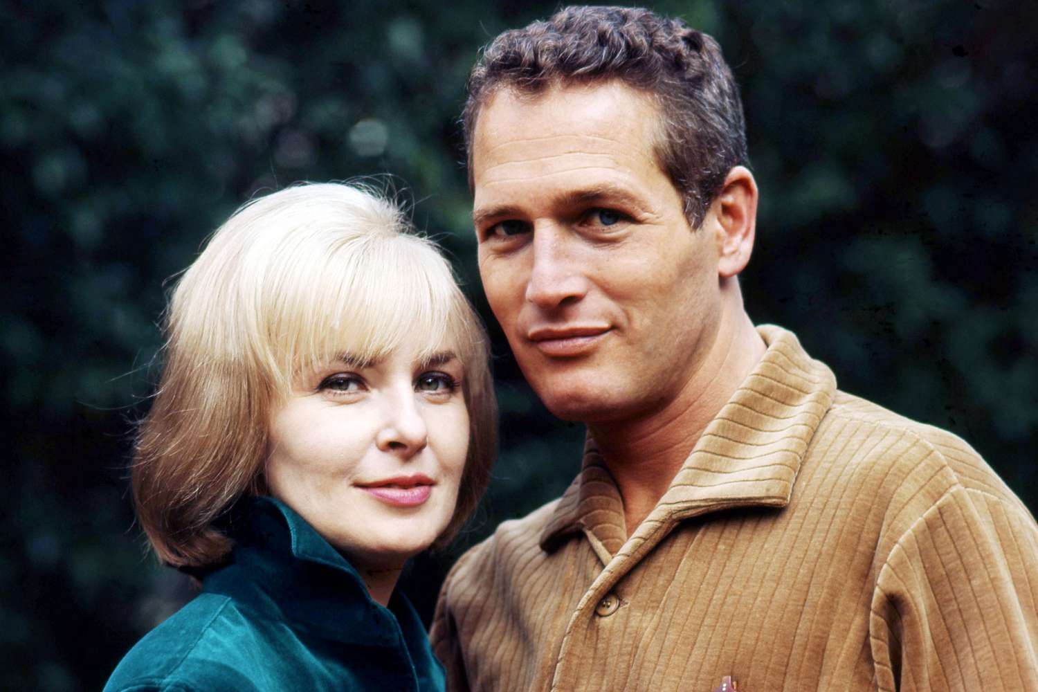 American actor Paul Newman (1925 - 2008) with his wife, American actress Joanne Woodward, circa 1965.