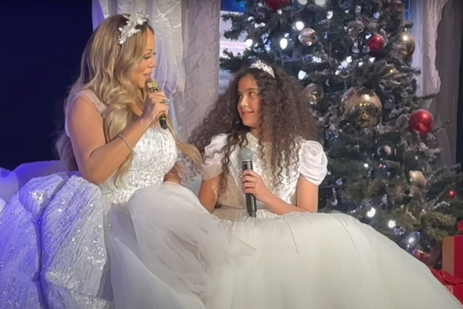 https://www.youtube.com/watch?v=zQCi1NFh_Zo&t=13s mariah carey sings holiday duet with daughter monroe. Credit: Youtube