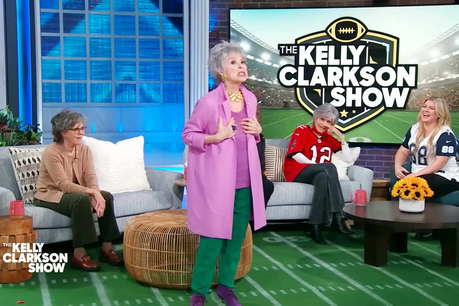 https://www.youtube.com/watch?v=Ob7Feo-_PBw Sally Field & Rita Moreno Attended Jane Fonda's Workout Class In The '80s The Kelly Clarkson Show 2.29M subscribers Subscribe 1.4K Share Download 77,516 views Jan 23, 2023 #LilyTomlin #KellyClarksonShow #JaneFonda "80 for Brady" stars Sally Field and Lily Tomlin dish on their athletic backgrounds, and Sally reacts to an amazing throwback cheerleading photo from before her days as "Gidget." Sally and fellow co-star Rita Moreno also reminisce about attending Jane Fonda's original workout classes in the San Fernando Valley before knowing each other, and Jane admits she doesn't remember Rita being there. Jane and Rita also debate who's the funniest out of the "80 for Brady" group. #KellyClarksonShow #SallyField #RitaMoreno #LilyTomlin #JaneFonda Subscribe to The Kelly Clarkson Show: https://bit.ly/2OtOpf8