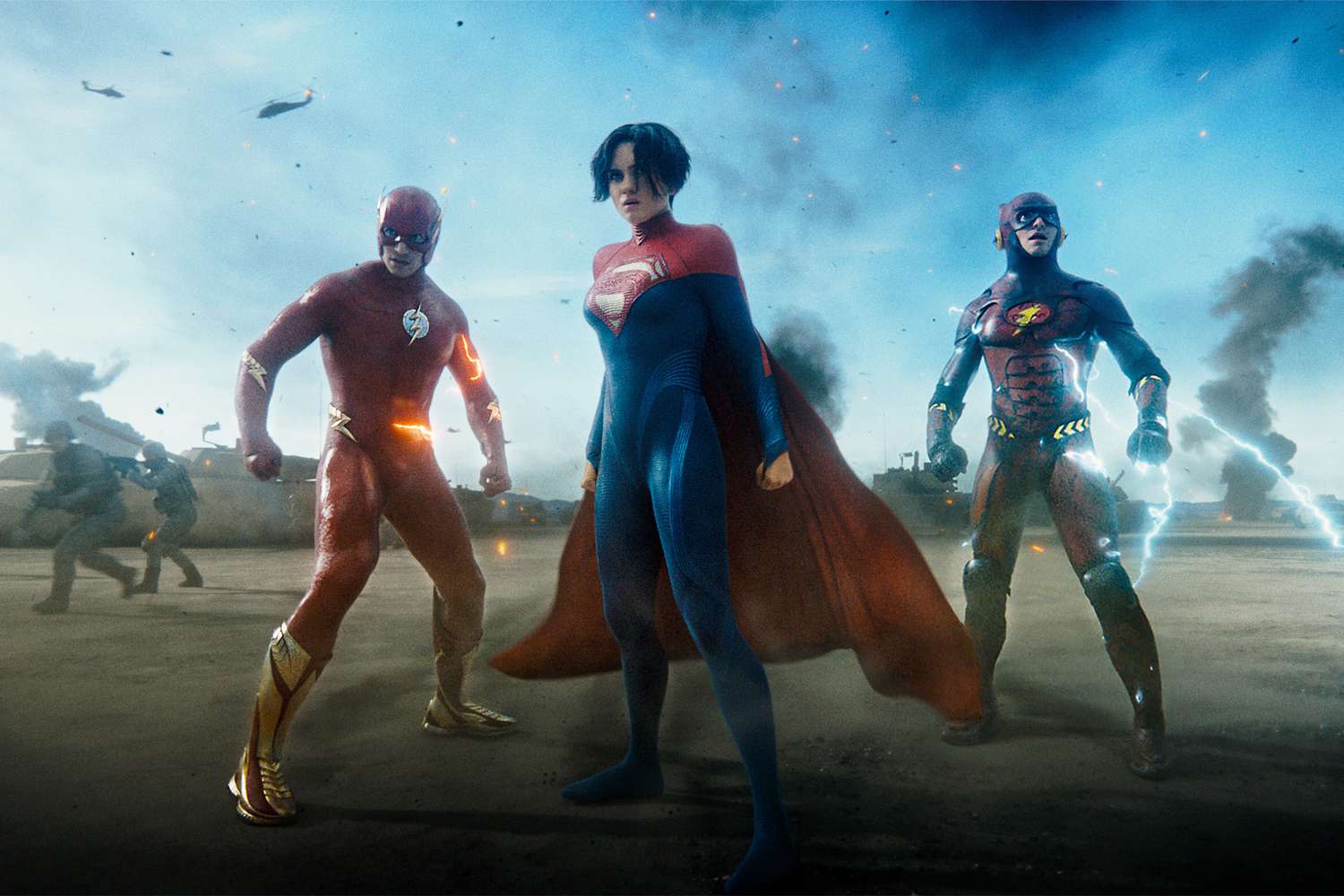 THE FLASH (L-R) EZRA MILLER as Barry Allen/The Flash, SASHA CALLE as Kara Zor-El/Supergirl and EZRA MILLER as Barry Allen/The Flash in Warner Bros. Pictures’ action adventure “THE FLASH,”