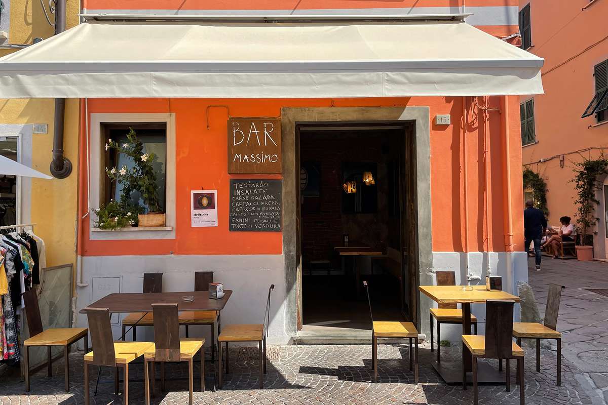 Street view of Bar Massimo in Sarzana