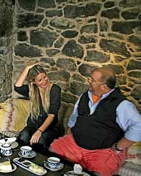 images-sys-200809-a-batali-paltrow-sitting.jpg