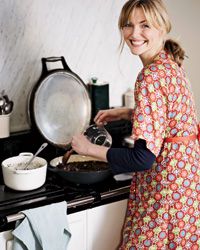 images-sys-201003-a-sophie-dahl-cooking.jpg
