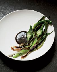 International Chef Christian Puglisi&rsquo;s Onions with a Burned Onion Puree