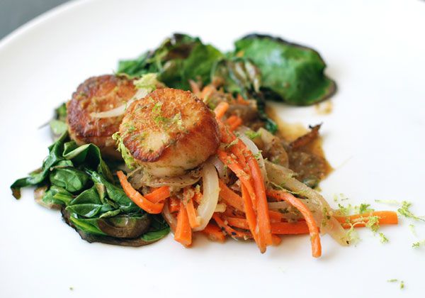 Seared Sea Scallops with Fresh Green Curry and Spinach