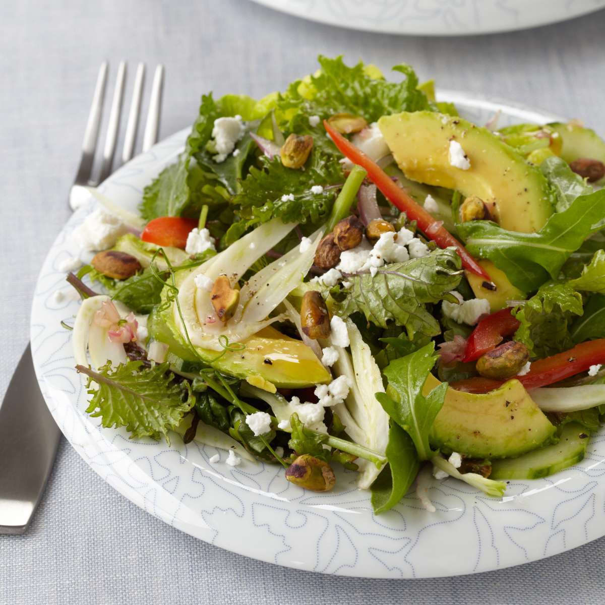 Green Salad with Goat Cheese and Pistachios 