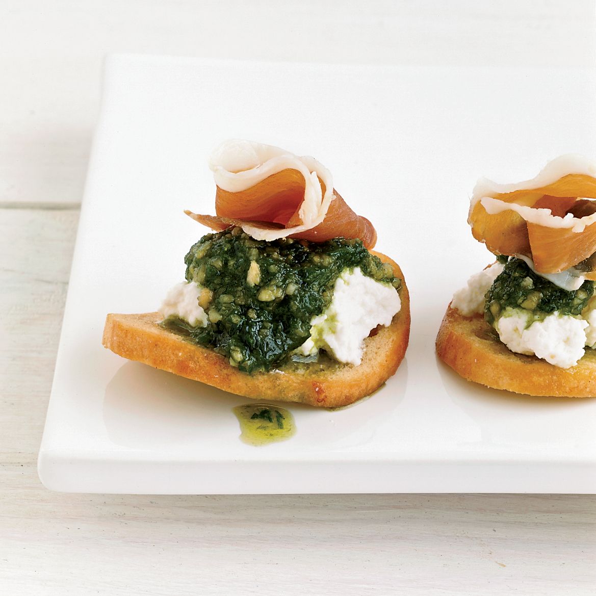 Bagel Chips with Ricotta, Chive Puree and Prosciutto 