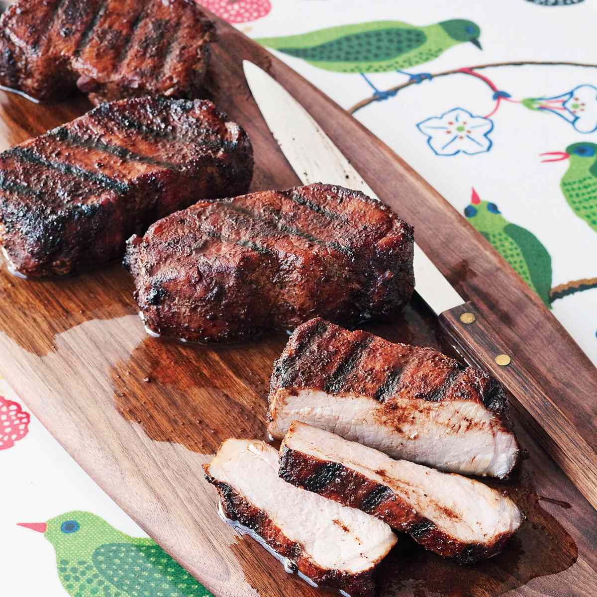 Cocoa-and-Chile-Rubbed Pork Chops 