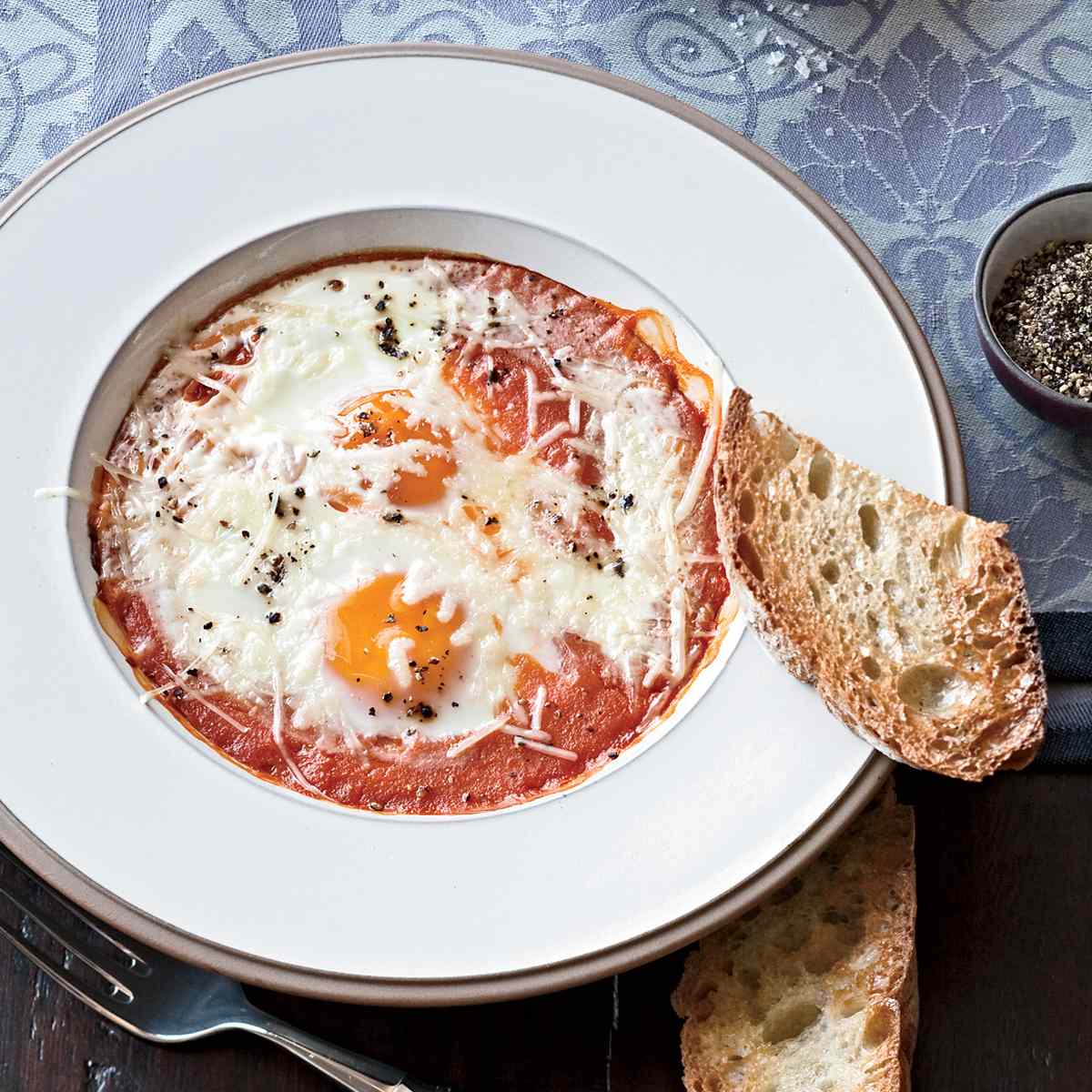 Eggs Baked in Roasted Tomato Sauce 