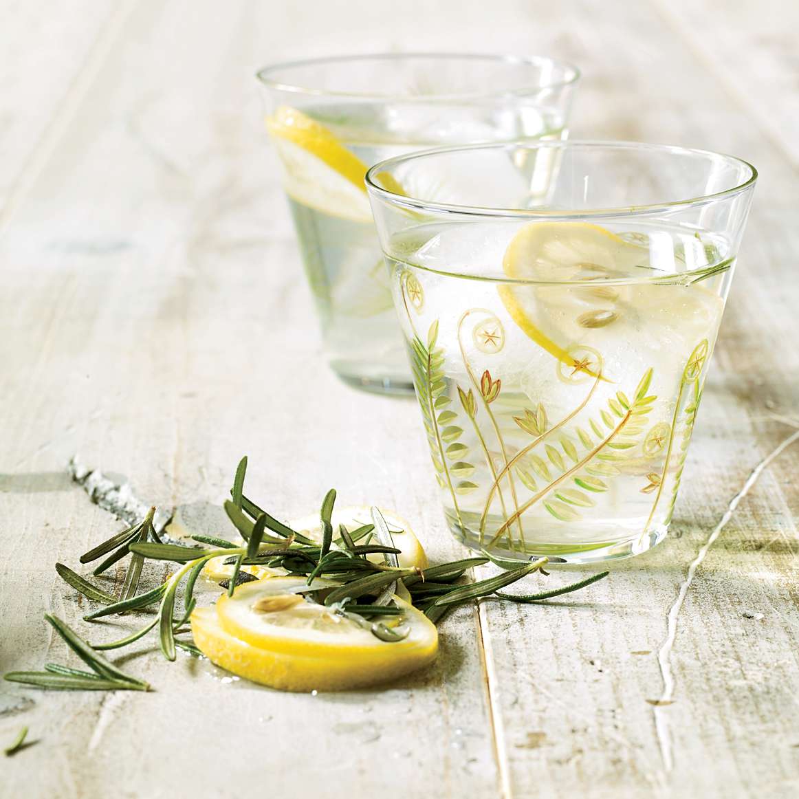 Lemon-Rosemary Sun Tea 