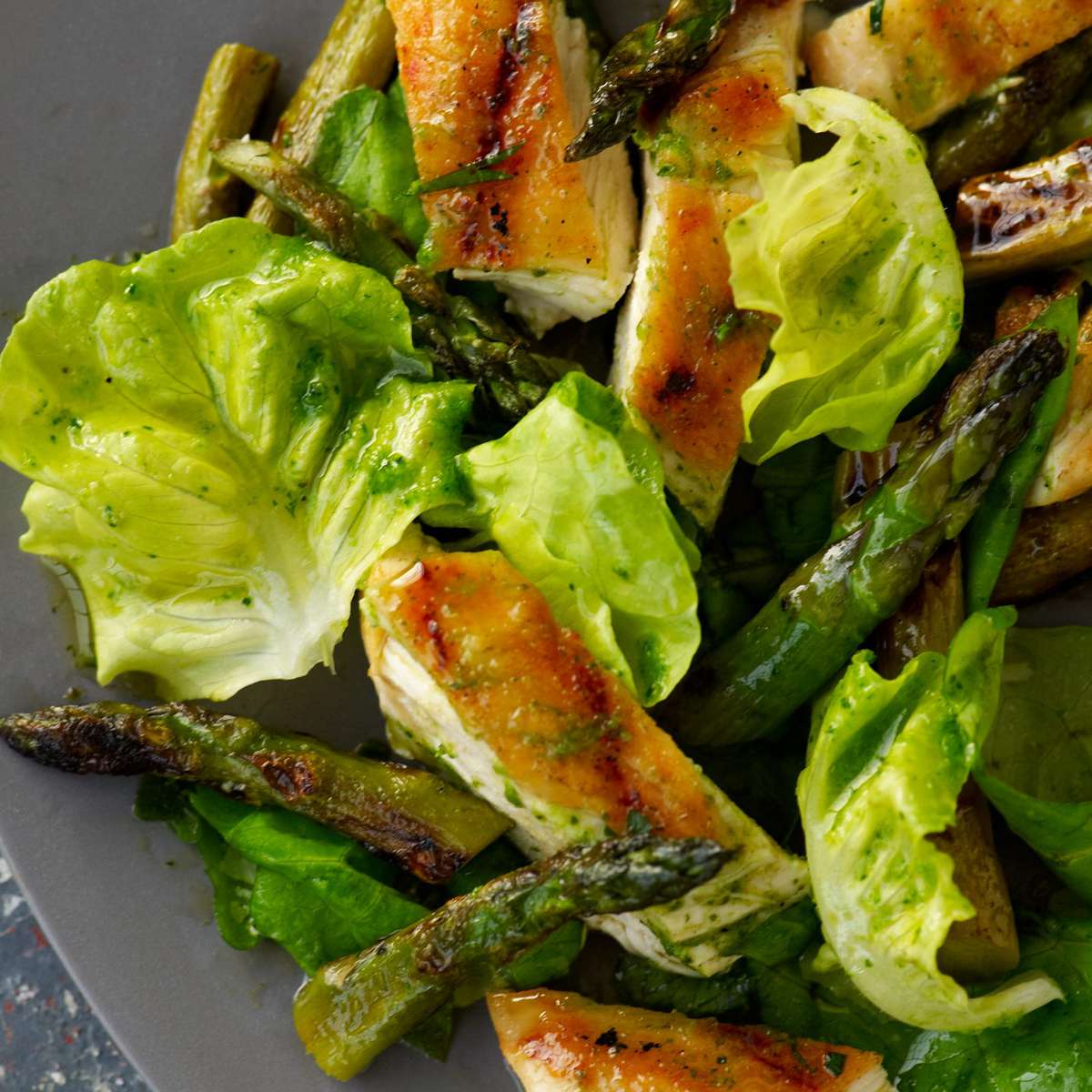 Grilled-Chicken-and-Asparagus Salad with Parsley Pesto 
