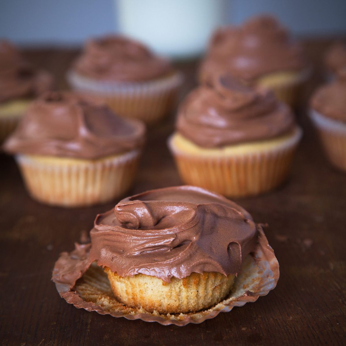 Vanilla Bean Golden Cupcakes with Chocolate Frosting 