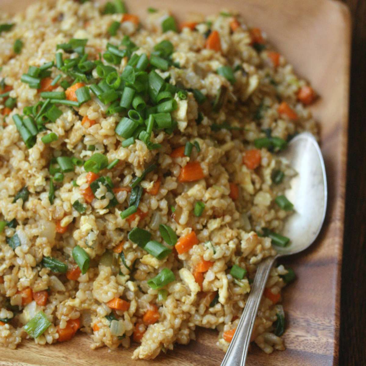 Fried Brown Rice with Scallions and Eggs 
