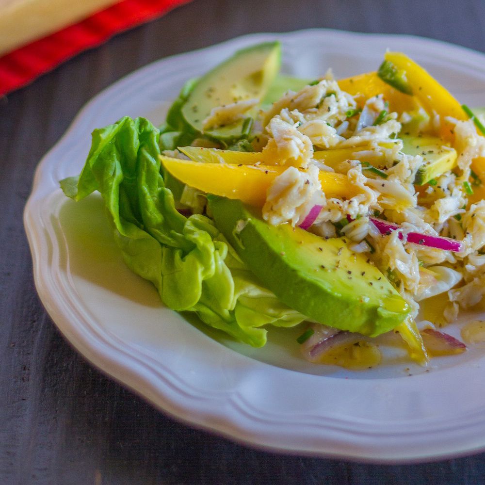 Mango Salad with Crab and Chiles 