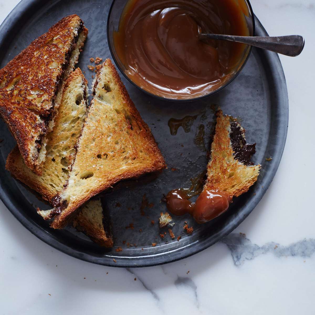 Grilled Chocolate Sandwiches with Caramel Sauce 