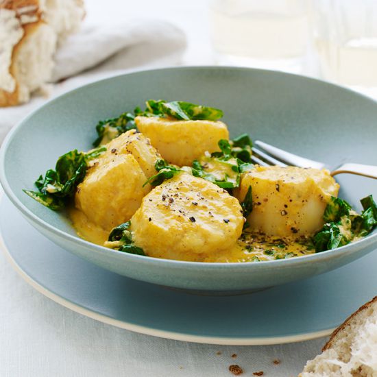 Curried Scallops with Spinach