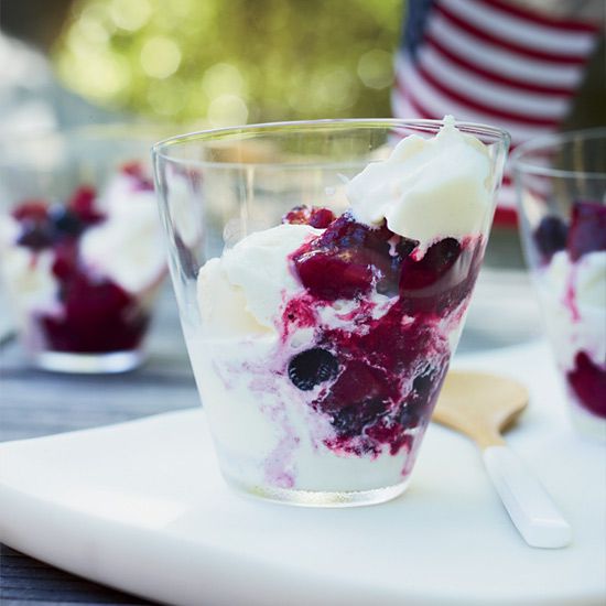 Bubble Sundaes with Peach-Blueberry Compote