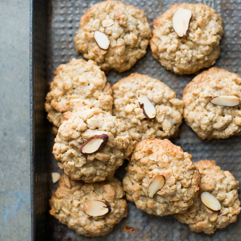 Oatmeal Cookies with Toasted Almonds