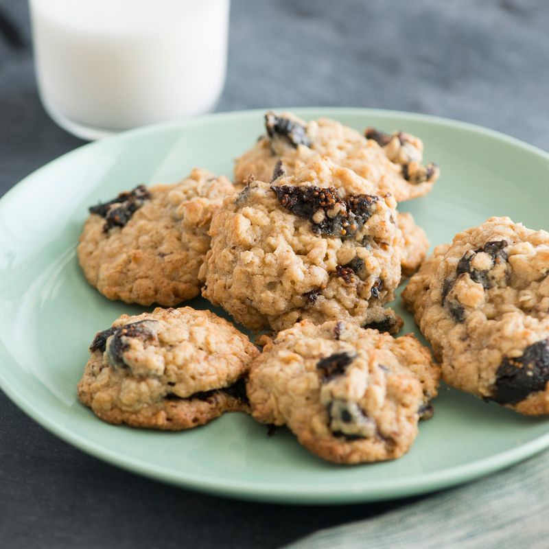 Oatmeal Cookies with Dried Figs 