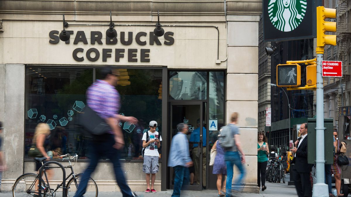 Starbucks to Hire 10000 Refugees