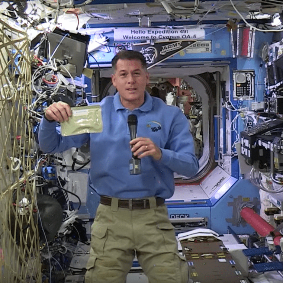 thanksgiving-space-station-fwx