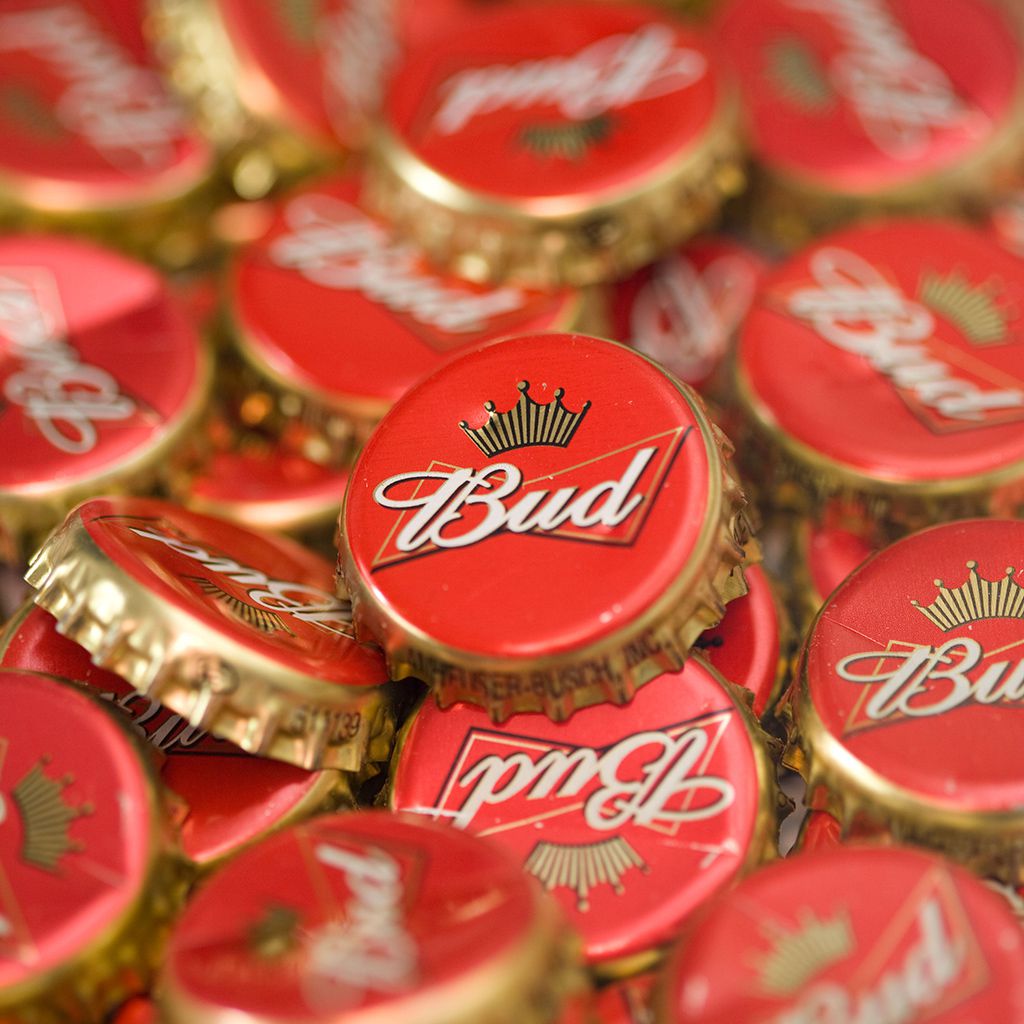 FWX COMMERCIALS SHOW WHY BUDWEISER WON THE BEER WARS_0