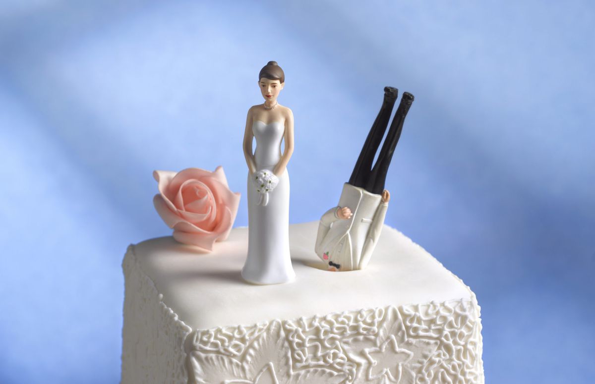 craziest-weddings-cake-blog0517.jpg