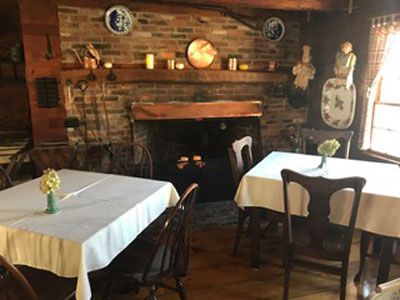 Maine &ndash; Dining Room at Squire Tarbox Inn