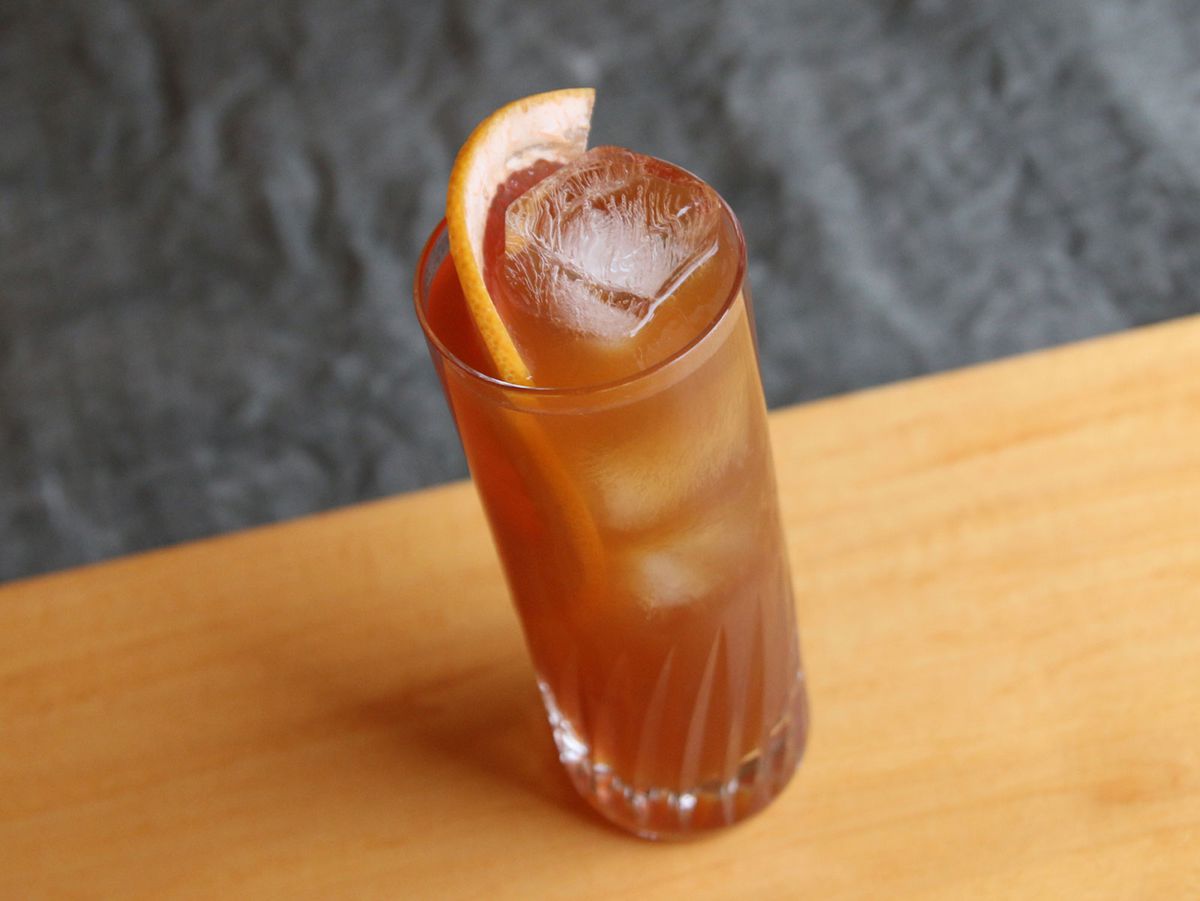Amaro dell'etna cocktail with grapefruit