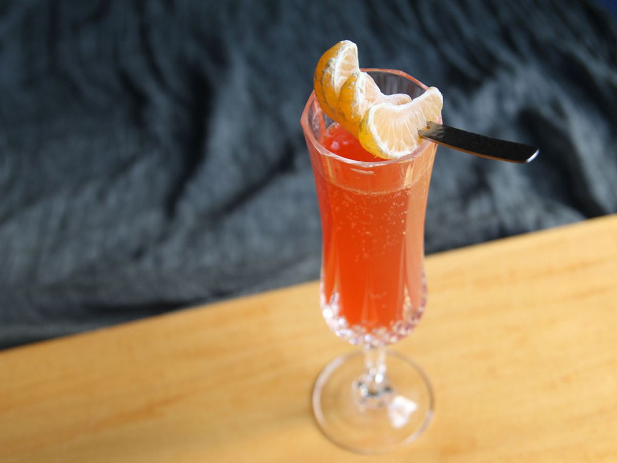 Clementine sparkling cocktail