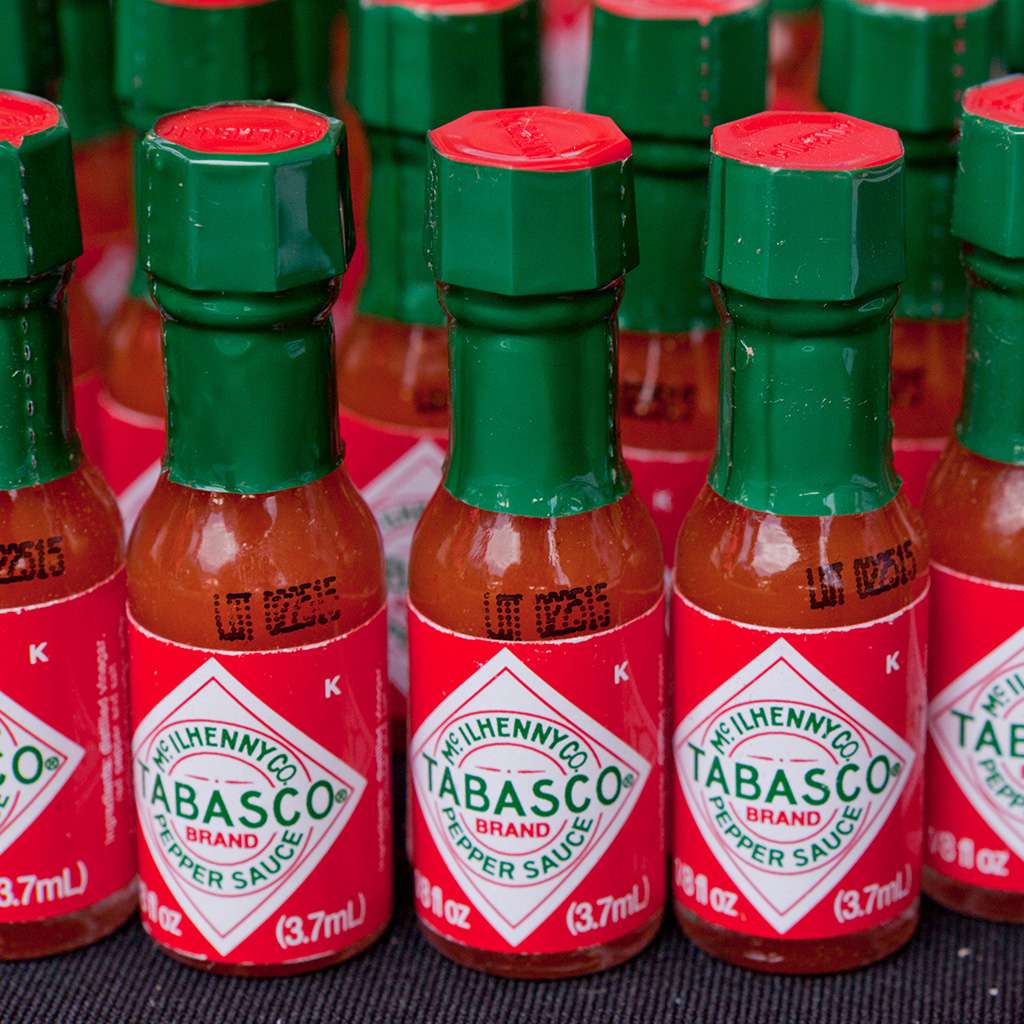 EW4E7J Promotional bottles of Tabasco chili pepper sauce - USA