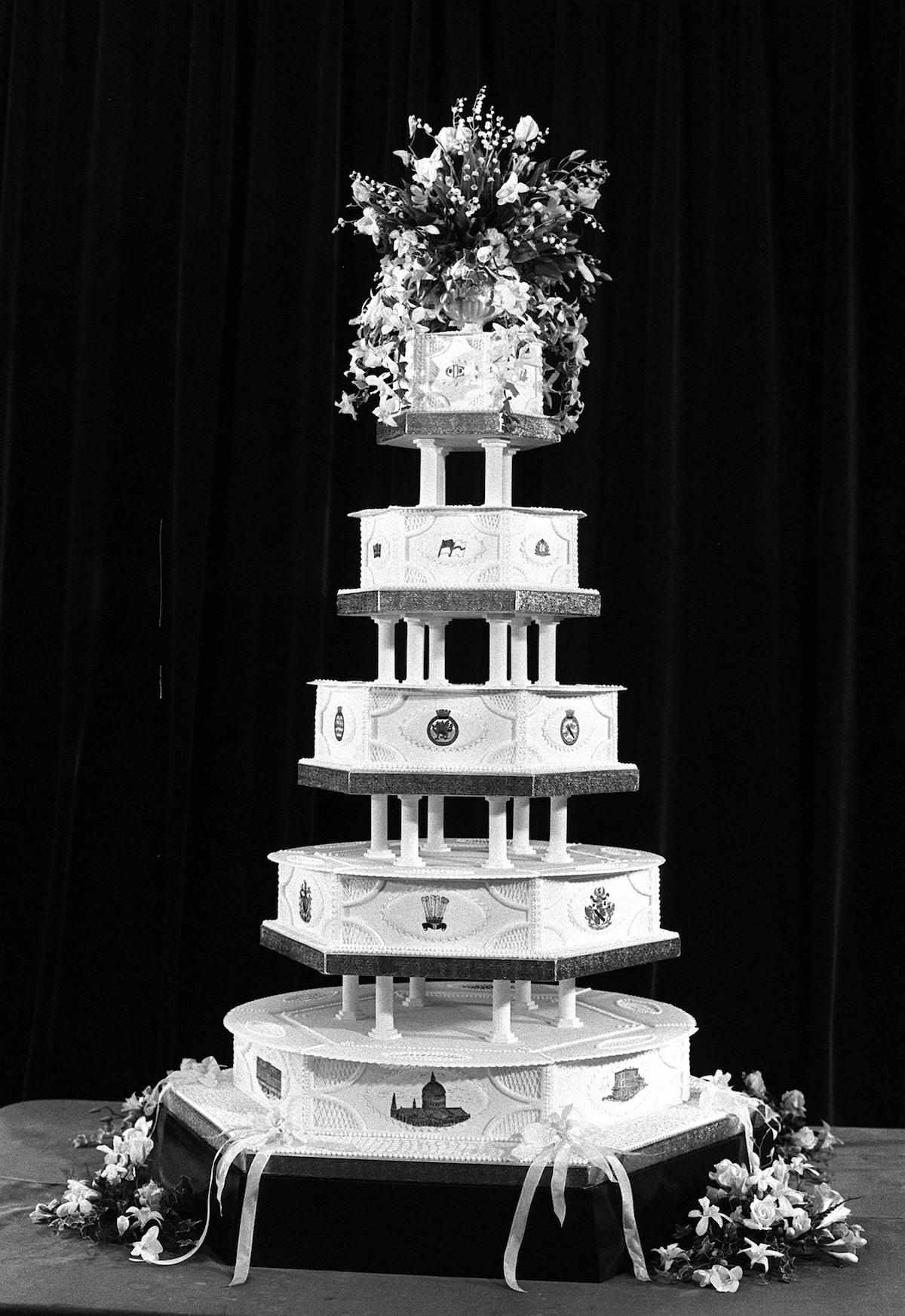 Diana Spencer and Charles wedding cake