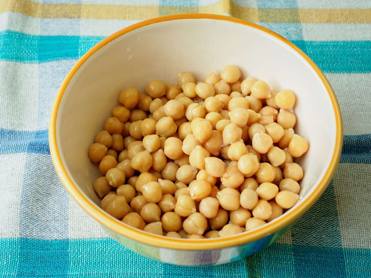 Canned chickpeas and white beans