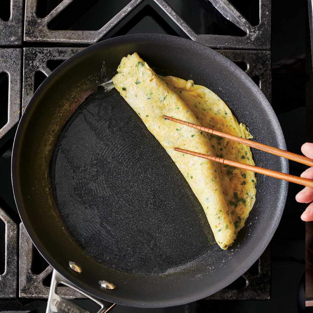 How to Make a Rolled Omelet - Roll