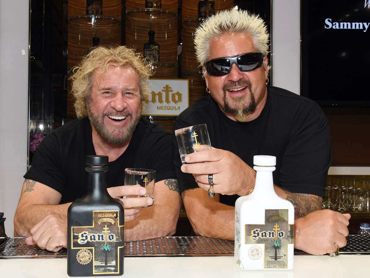 Sammy Hagar e Guy Fieri di Squadra su una Tequila