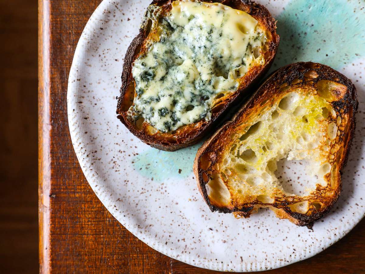 Broiled Toast with Cheese