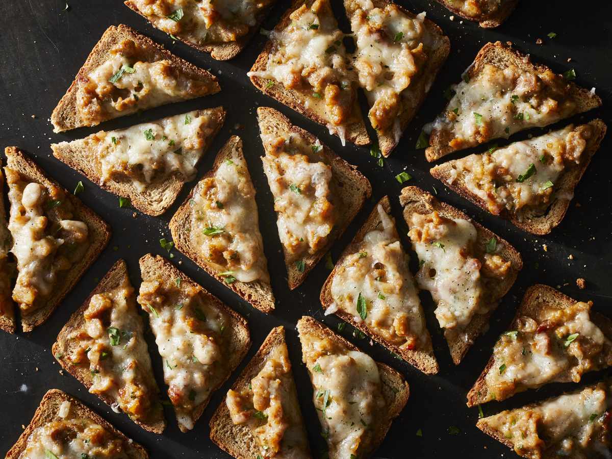 Cheesy Sausage Cocktail Toasts 
