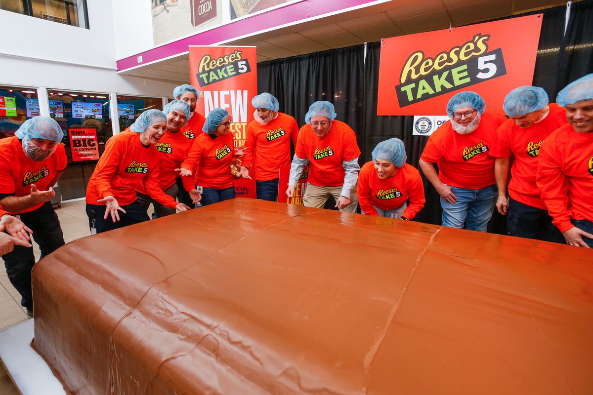 Reese's Breaking Snickers World Record