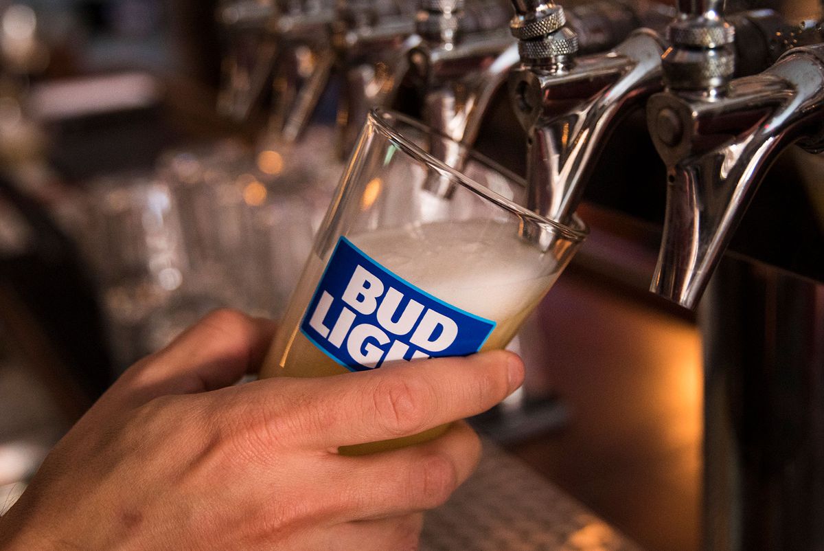 Budweiser And Bud Light Losing Market Share In U.S. As Craft Beer Continues Gain In Popularity