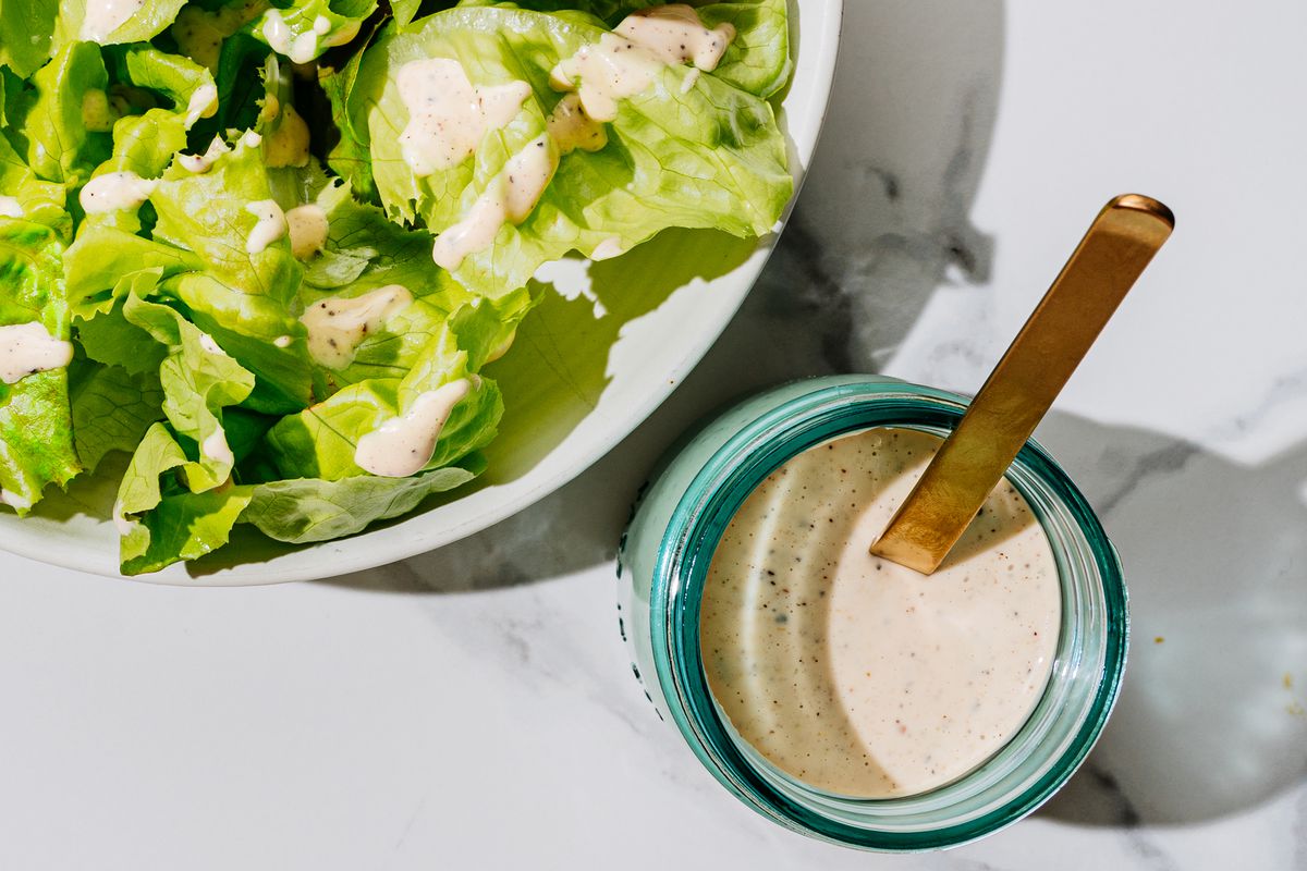 Alabama-Style White Barbecue Sauce Dressing 