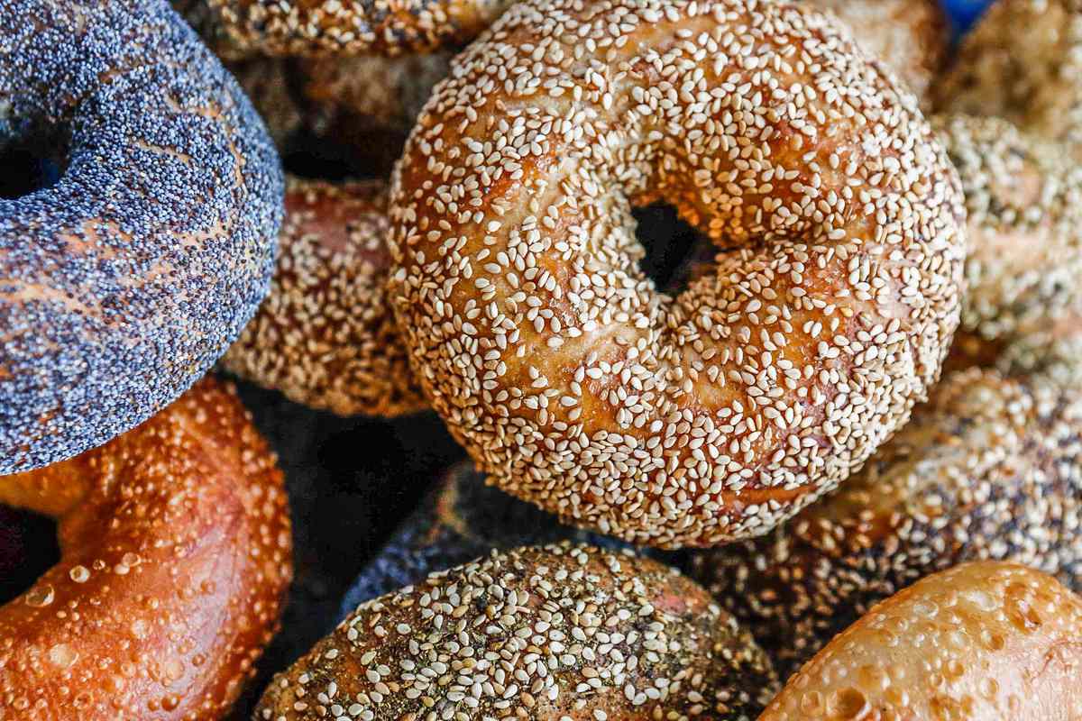 image?url=https%3A%2F%2Fstatic.onecms.io%2Fwp content%2Fuploads%2Fsites%2F9%2F2021%2F03%2F04%2Fbest bagels in america call your mother FT BLOG0321